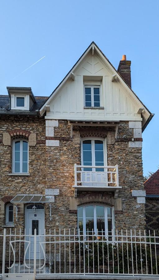 Villa Capucine: Charming Town House with Garden in Vernon-Giverny Vernon  Exterior photo